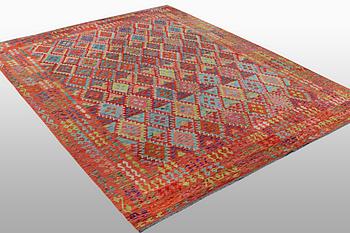 A carpet, Kilim, ca 401 x 310 cm.