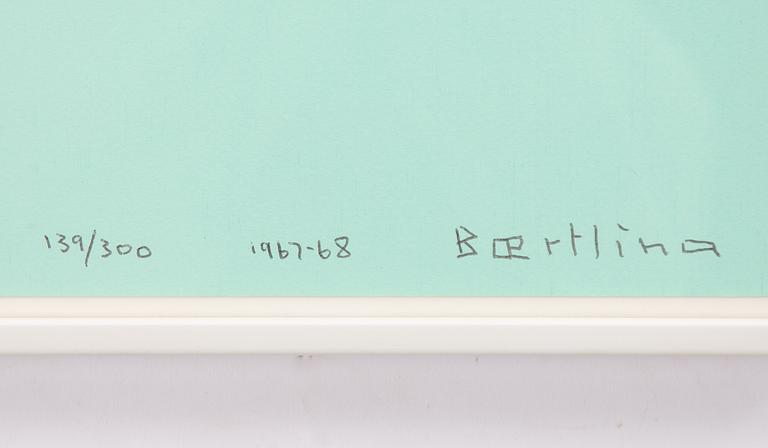 "Xyya".