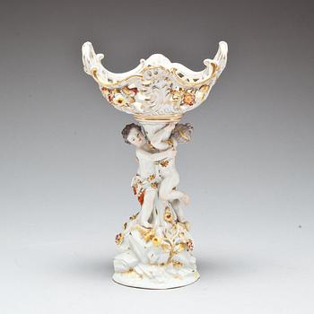 UPPSATSSKÅL, porslin, Meissen. Omkring år 1900.
