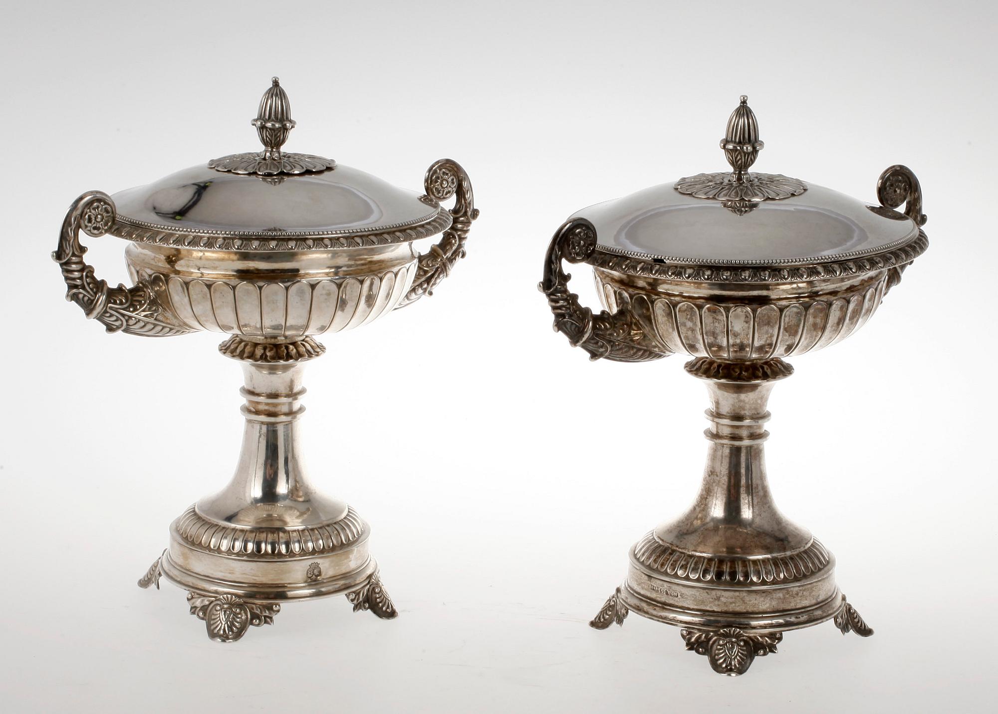SOCKERSKÅLAR, ett par, silver, empire, Gustaf Möllenborg, Stockholm 1832. Tot ca 1574 gram.