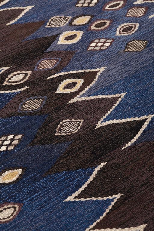 Barbro Nilsson, A CARPET, "Snäckorna", flat weave, ca 278 x 191,5-194 cm, signed AB MMF BN.