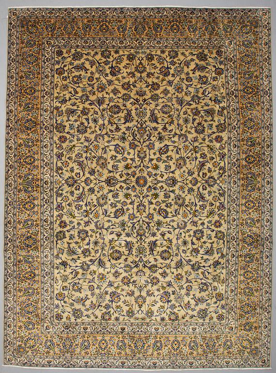 A CARPET, KASHAN, CA 408 X 297 CM.