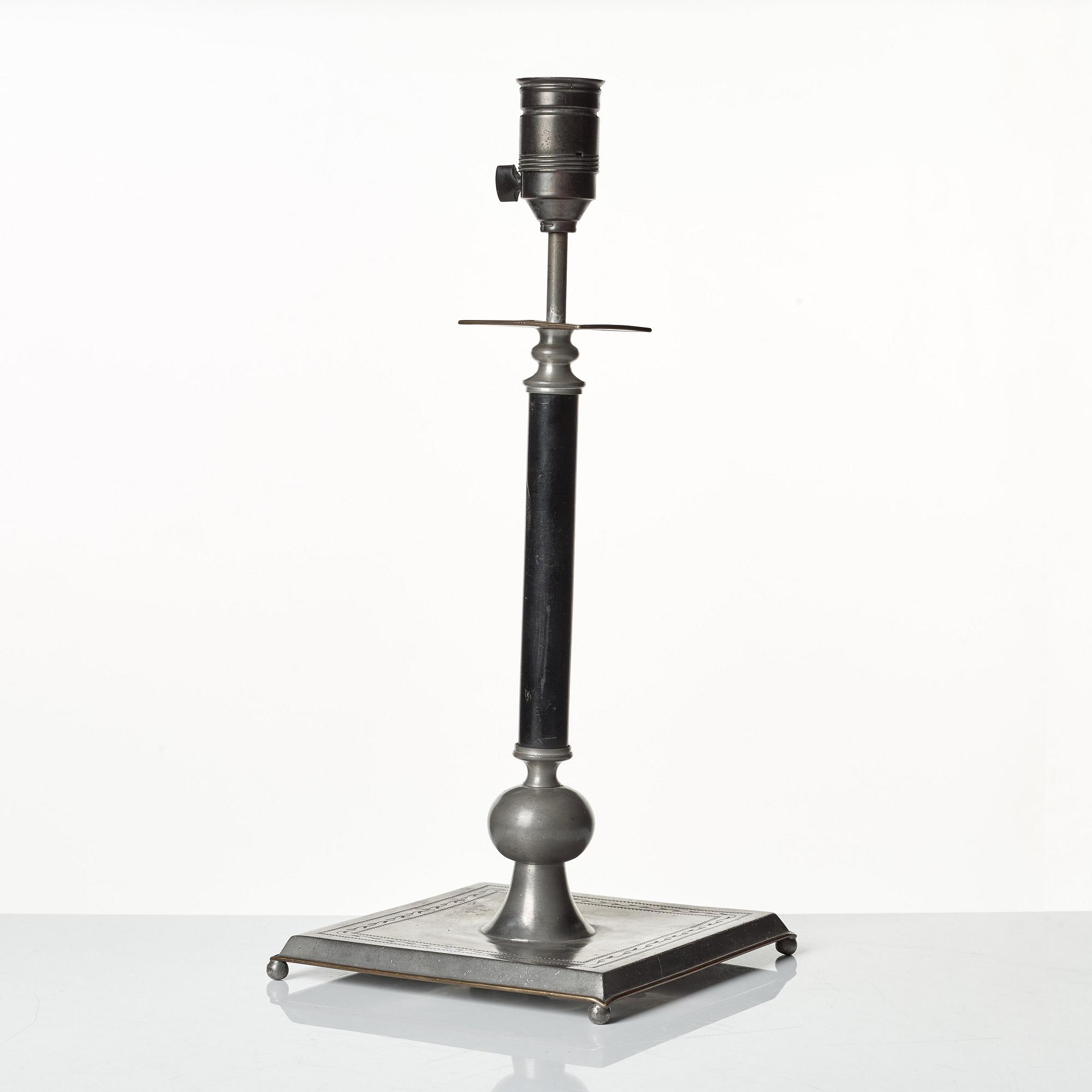 Estrid Ericson, bordslampa, modellnummer 461, Firma Svenskt tenn, Stockholm 1928.