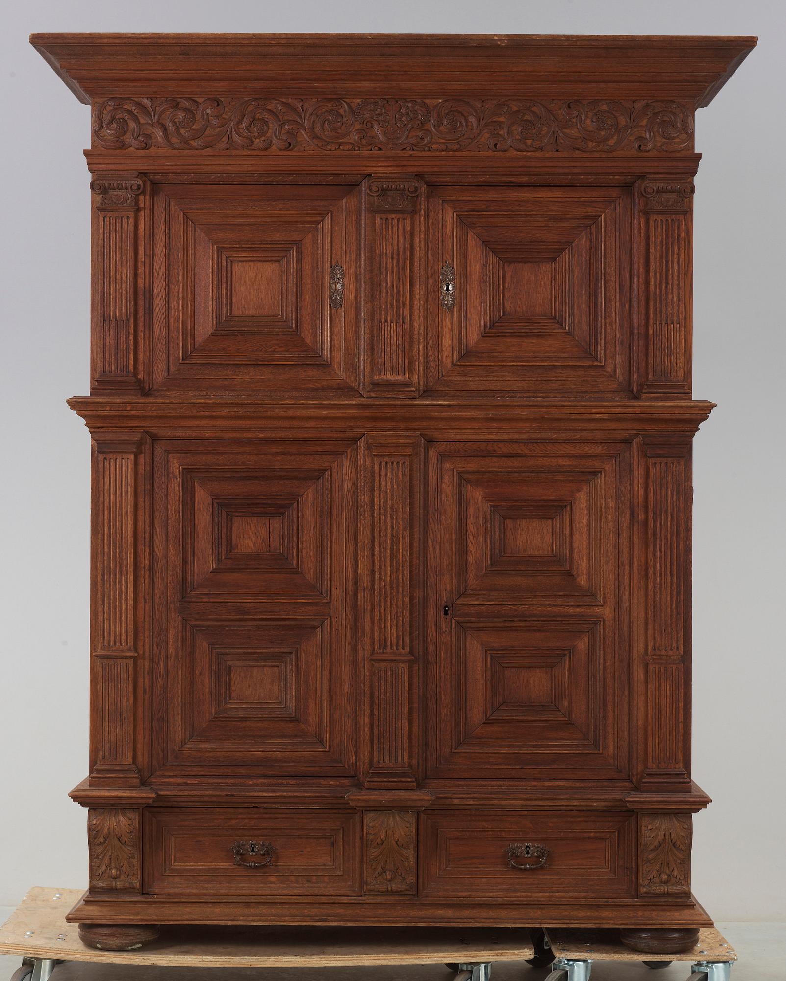 SKÅP, renässansstil, sent 1800-tal.