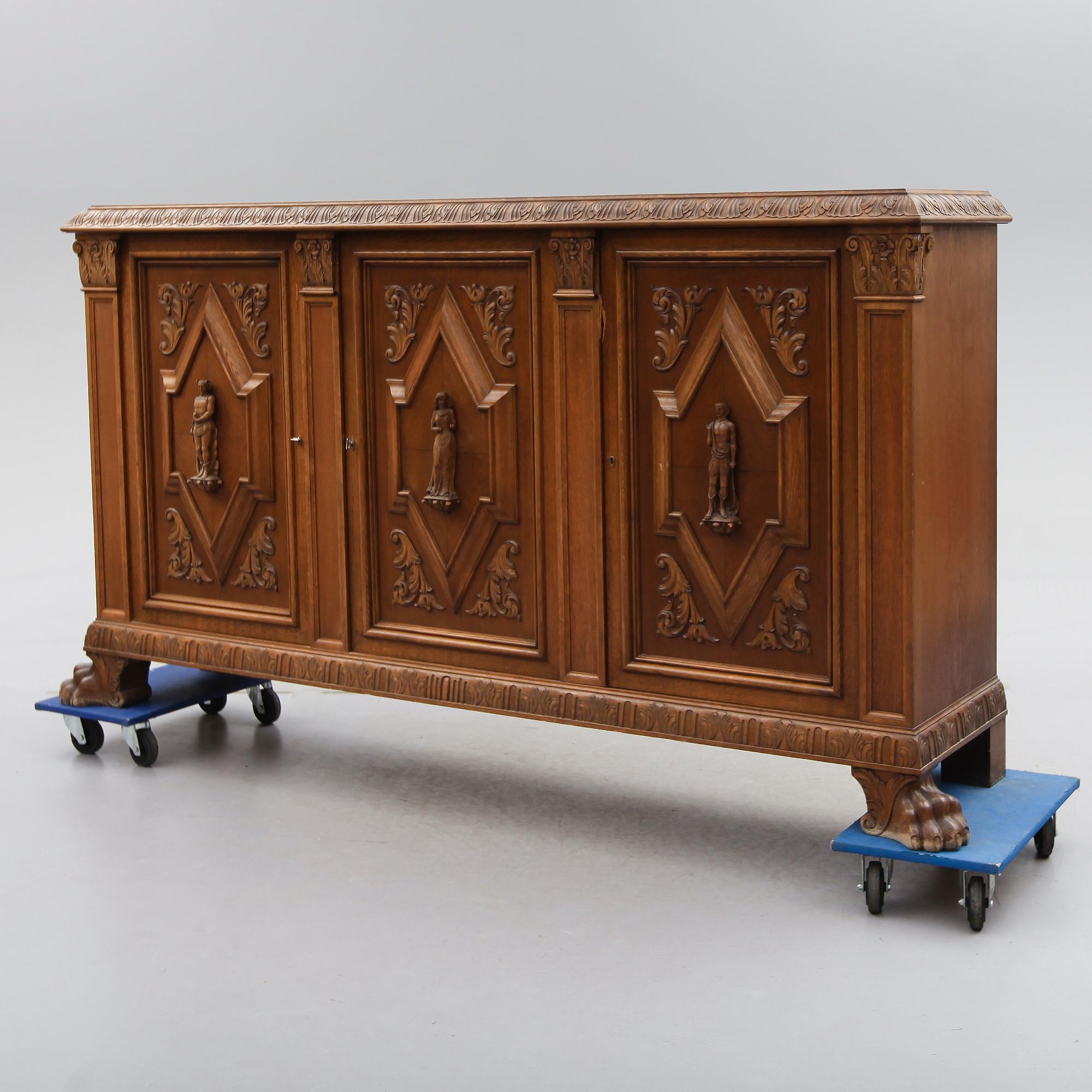 SKÅP, barockstil, 1900-talets första hälft.