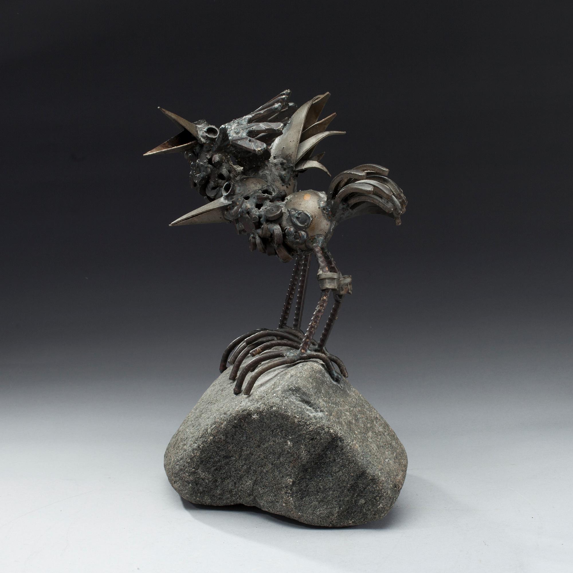 VEIKKO HAUKKAVAARA, skulptur, metall och sten, signerad VH och daterad 86.