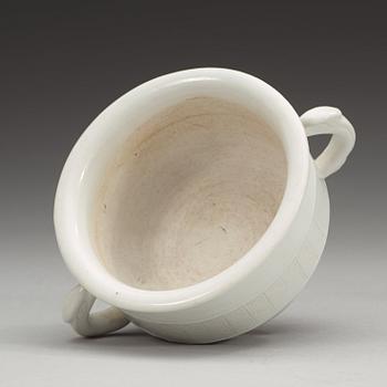 RÖKELSEKAR, blanc de chine. Qing dynastin (1644-1912), med hallmärke botten.