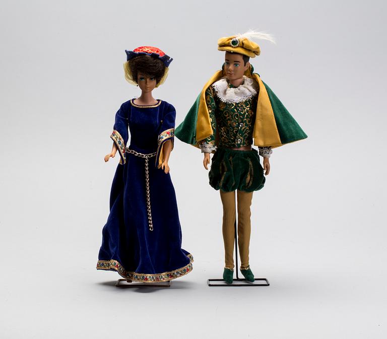DOCKOR, 2 st Ken och Barbie, 1900-talets andra hälft, samt kläder och tillbehör.