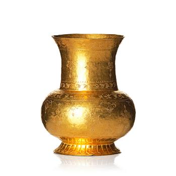 1038. A rare gold vase, China or Central Asia, 12th-14th century.