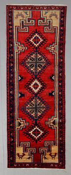 MATTA, Hamadan, ca 297 x 110 cm.