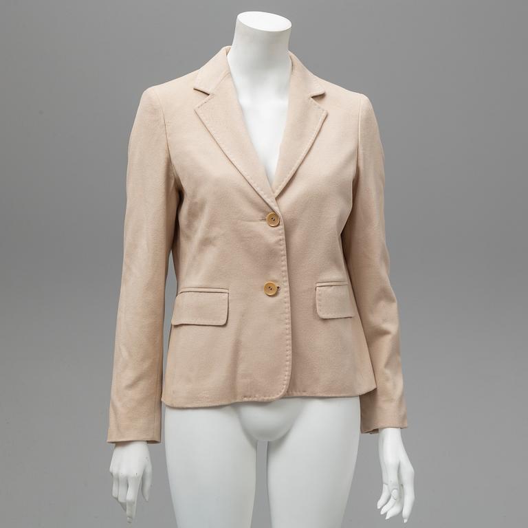 MAX MARA, a cashmere jacket, french size 40.