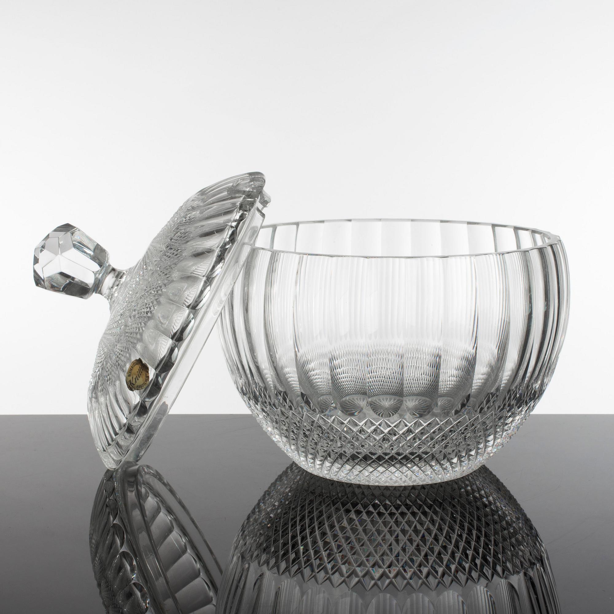 A large chrystal glass lidded bowl, Gerany, mid 20th Century.