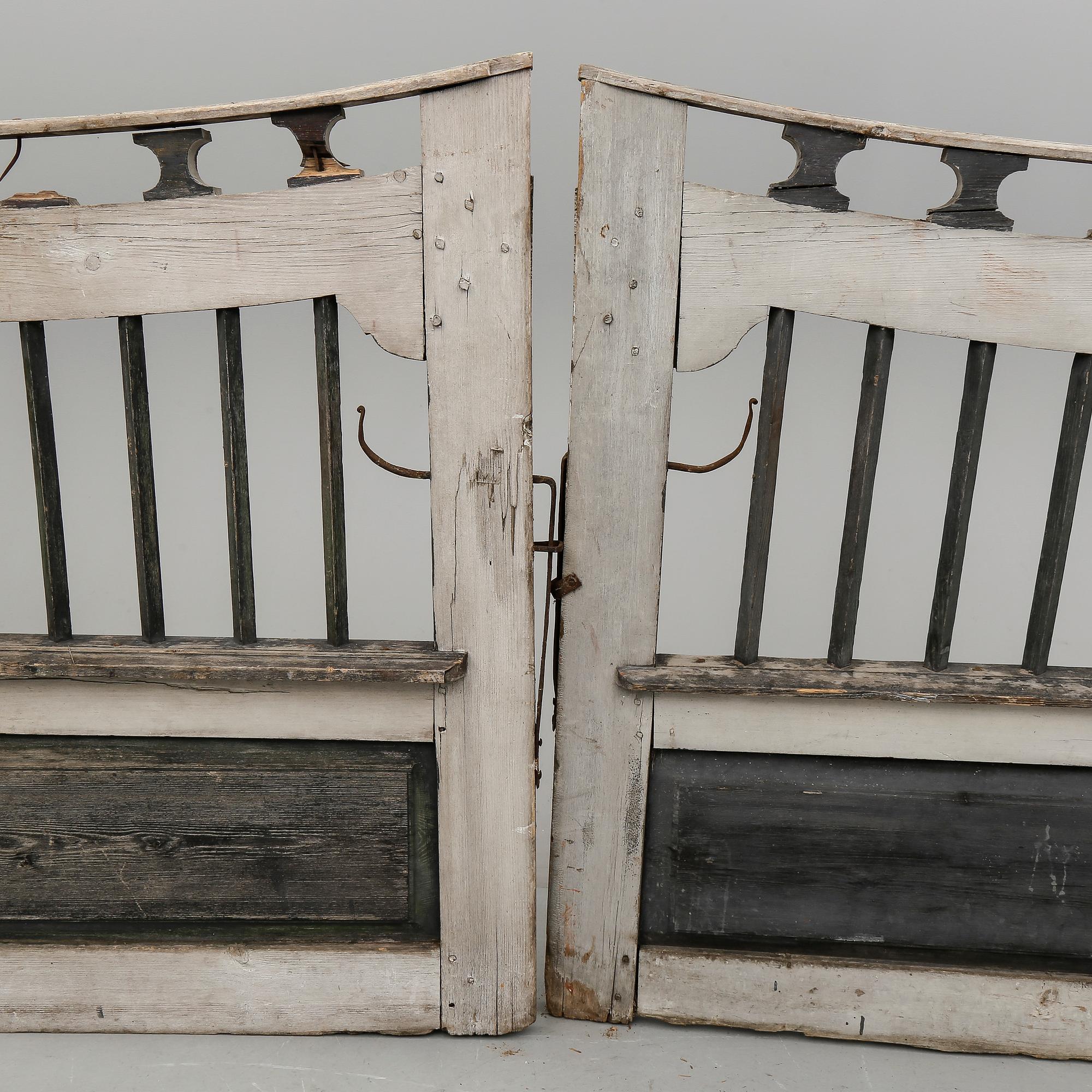 GRINDAR, 2 st, Hälsingland, 1800-talets mitt.