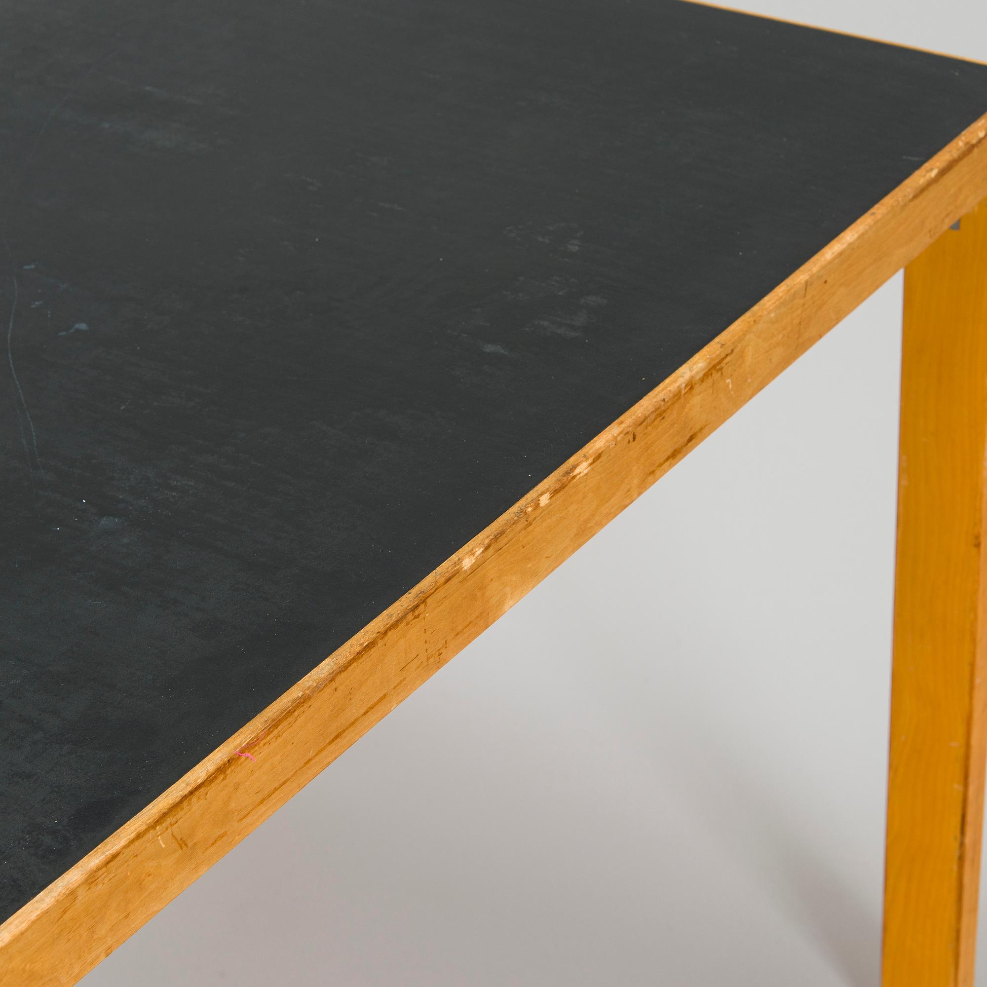 Alvar Aalto, bord, modell 96, O.Y. Huonekalu-ja Rakennustyötehdas A.B. 1950-tal.