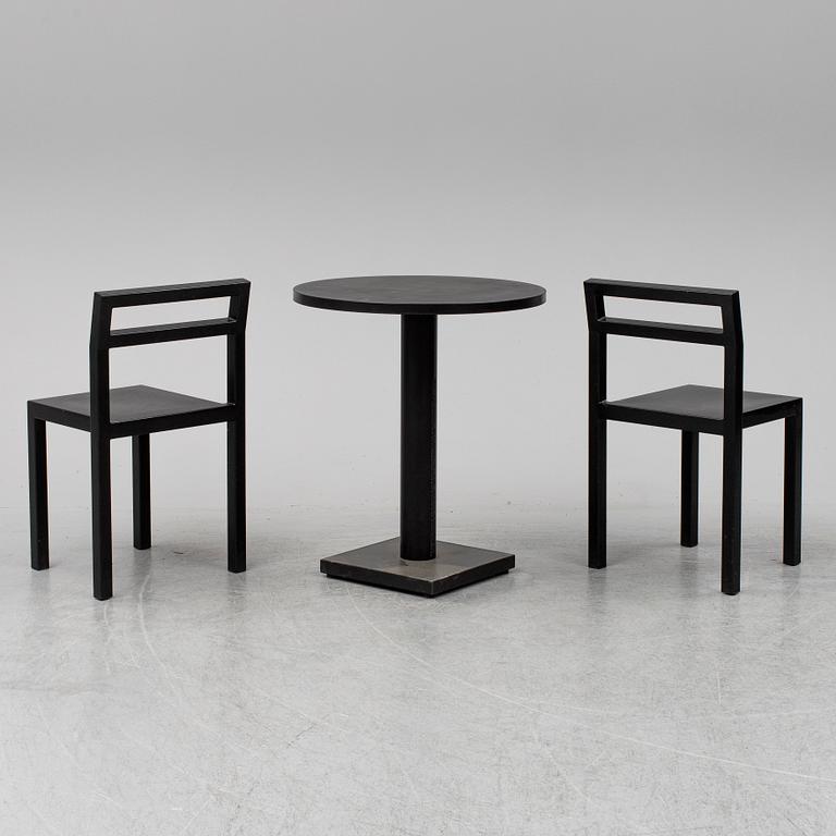 BORIS BERLIN/POUL CHRISTIANSEN, bord med två stolar, "Non", Komplot design, Källemo.