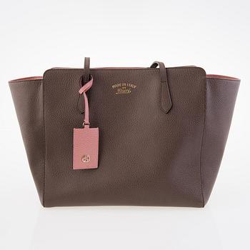 GUCCI Swing Medium Leather Tote Bag.