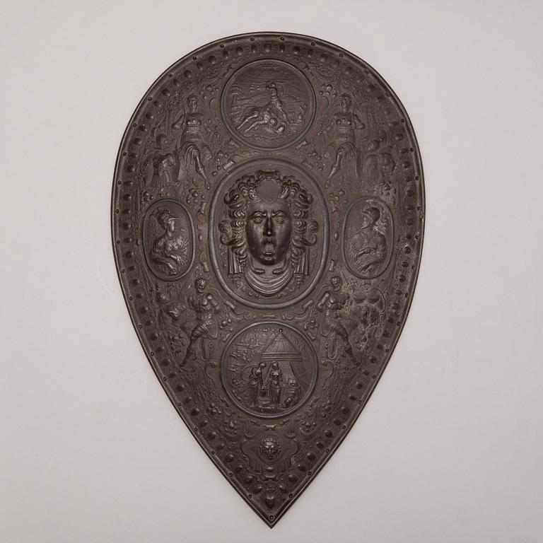 SKÖLD, gjutjärn, 1800-talets slut.