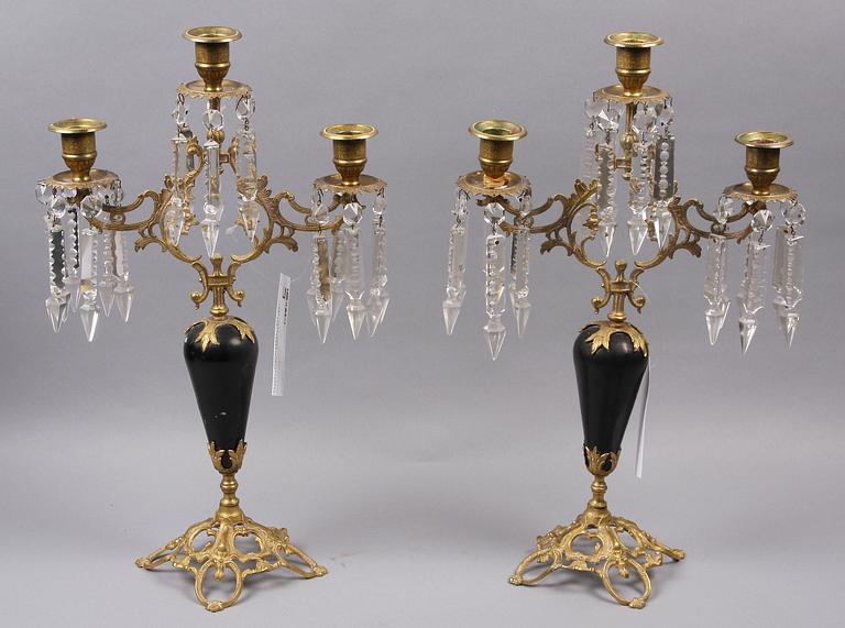 KANDELABRAR, ett par, oskarianska, sent 1800-tal.