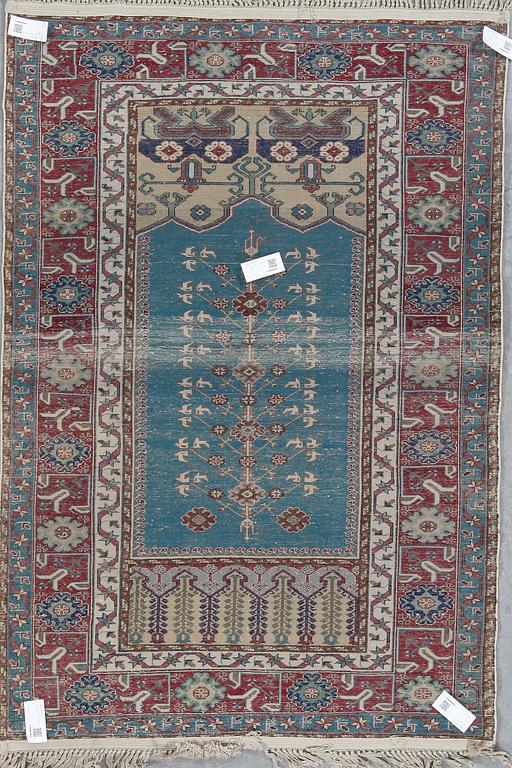 MATTA. Semiantik Turkisk. Ca 170 x 115 cm.
