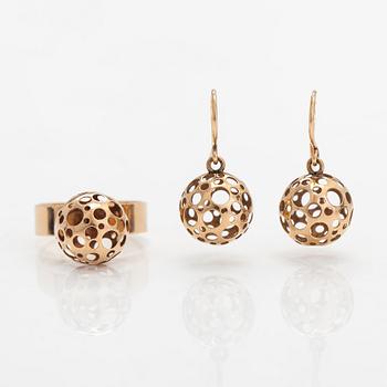 Liisa Vitali, A pair of earrings and a ring made of 14K gold "Leppäkerttu". Westerback, Helsinki 1968-69/1969-70.