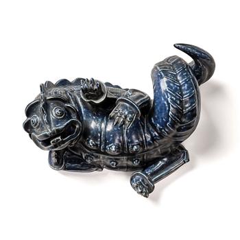 55. Wilhelm Kåge, skulptur, drakmamma, stengods, Gustavsberg, 1939.
