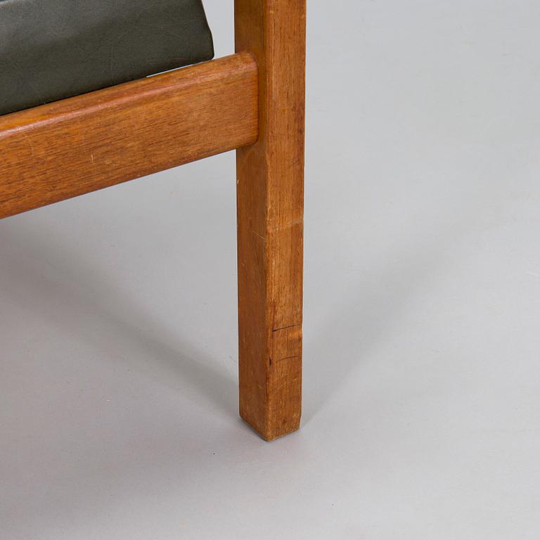 Yrjö Kukkapuro, a leather 'Tip-Top' armchair for Moderno 1956-1959.