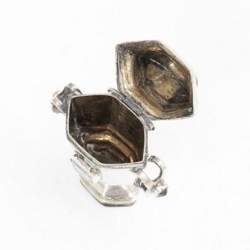 Scent box, silver, mark of Peter G.S. Hiller, Løgumkloster, Denmark (1777-1853).