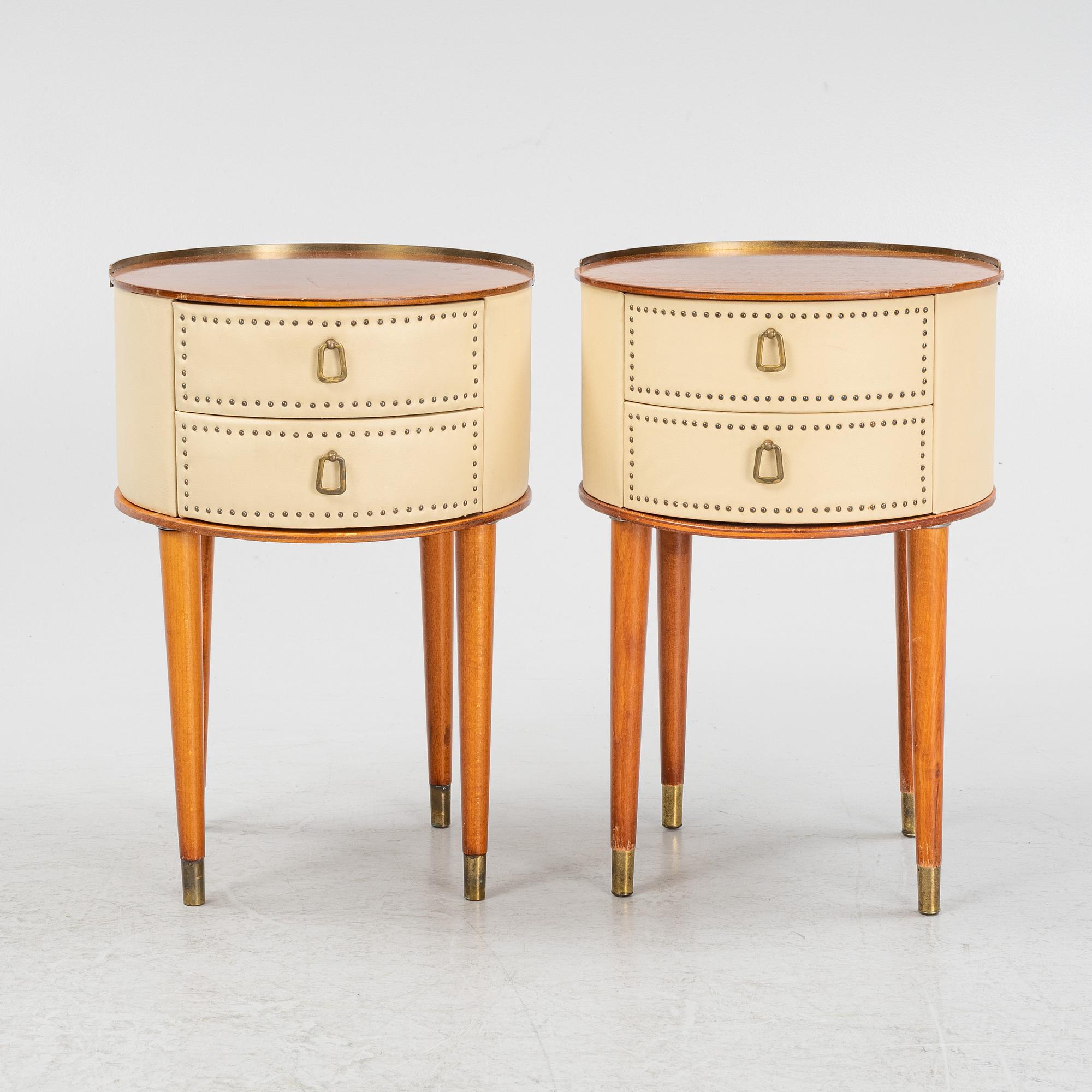 Sängbord, ett par, Halvdan Petterssons Möbelfabrik, Tibro, 1900-talets mitt.