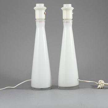 BORDSLAMPOR, ett par, glas, 1900-talets fjärde kvartal.