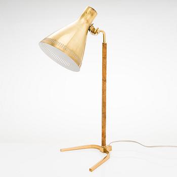 Paavo Tynell, a mid-20th-century '9224' table lamp for Idman, Finland.