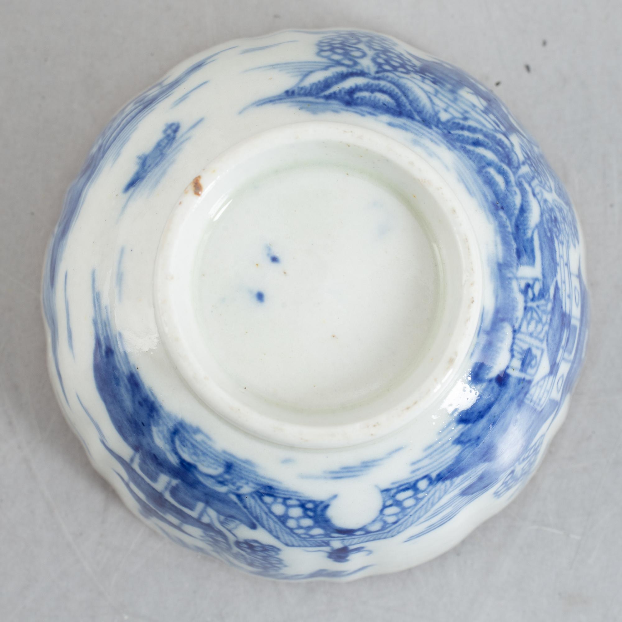 A set of twelve blue and white export porcelain cups, China, Qingdynaty, around 1800.