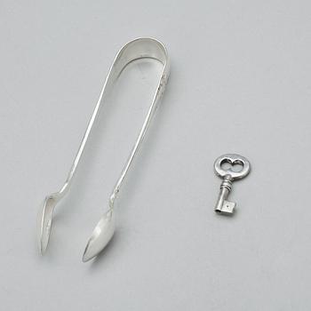 KAFFESERVIS, 3 delar, silver, empirestil, CG Hallberg, Stockholm 1910. Tot ca 1300 gram.