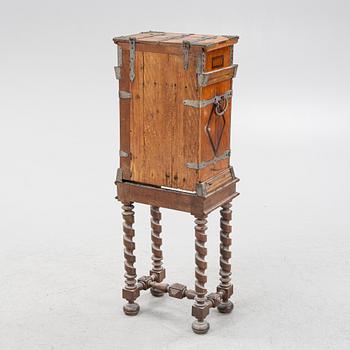 Kabinettskåp, barockstil, sent 1800-tal.