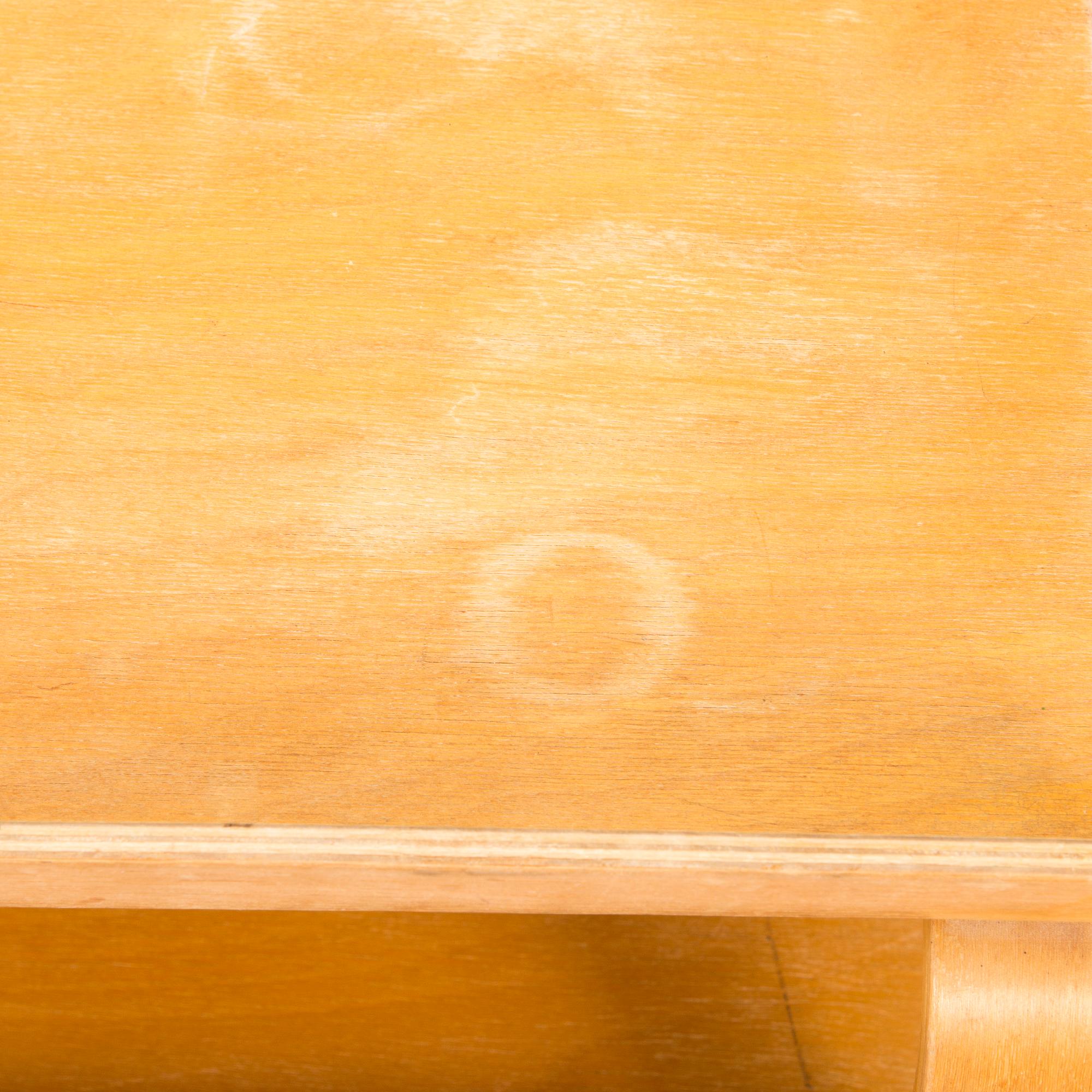 Alvar Aalto, bord, modell 75, för O.Y. Huonekalu-ja Rakennustyötehdas A.B. tidigt 1950-tal.