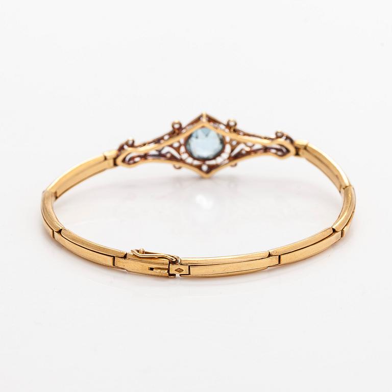 Bracelet, faceted aquamarine, rose-cut diamonds, 18K gold.
