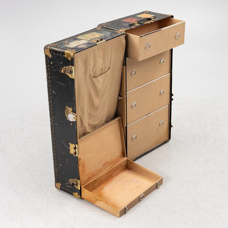 A trunk, 1920s/30s.