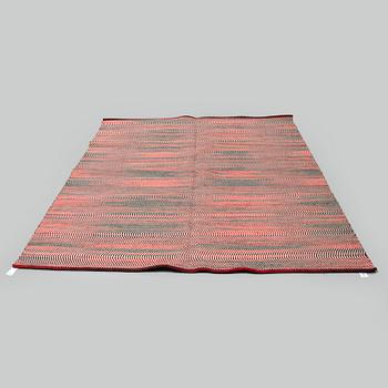 MATTO, flat weave, ca 300 x 250 cm.