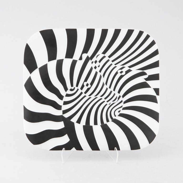 VICTOR VASARELY, a porcelian dish for Rosenthal, signd and numbered 916/3000.
