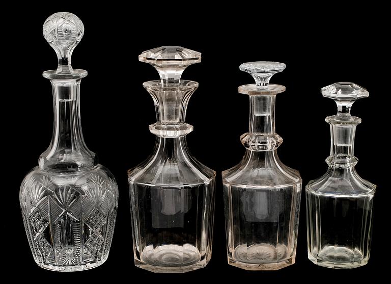 KARAFFER, 4 st, glas, 1900-talets första hälft.