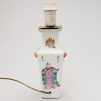 A Chinese porcelain table lamp, early 20th century.