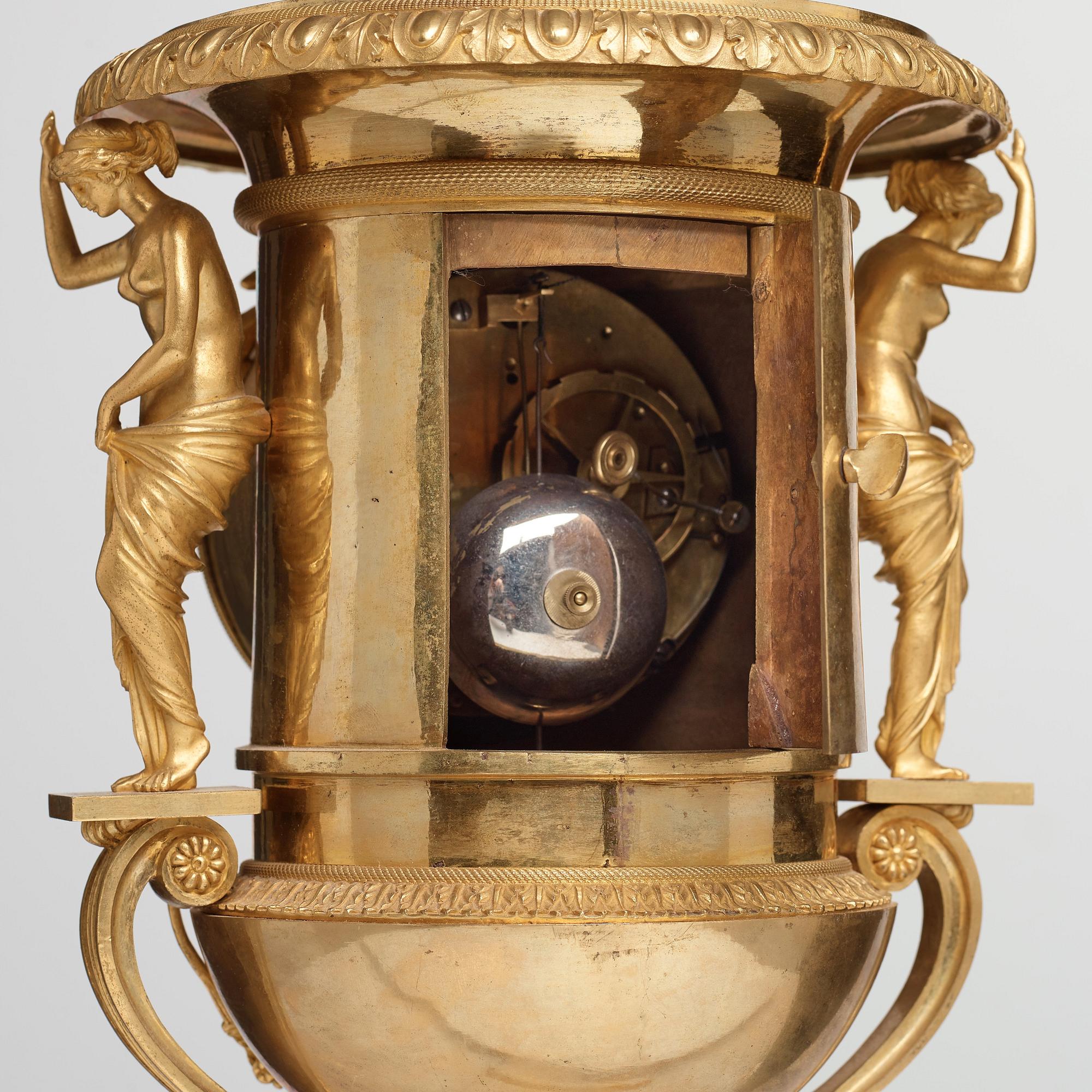 BORDSPENDYL, Paris, 1800-talets början.