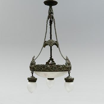 TAKLAMPA, jugend, tillskriven Alice Nordin, Böhlmarks. Höjd ca 110 cm.