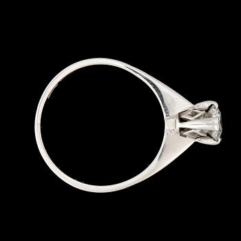 RING, enstensring, 18k vitguld med briljantslipad diamant ca0,52ct enligt gravyr, ÖRN, Göteborg, 1977. Vikt 3,2g.