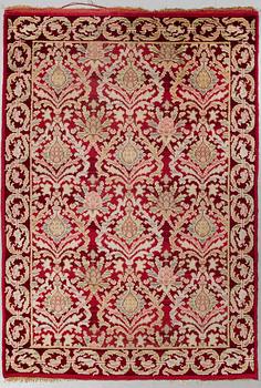MATTO, a semi-antique Spanish, ca 239,5 x 167,5 cm (as well as ca 2 cm flat weave at the ends),