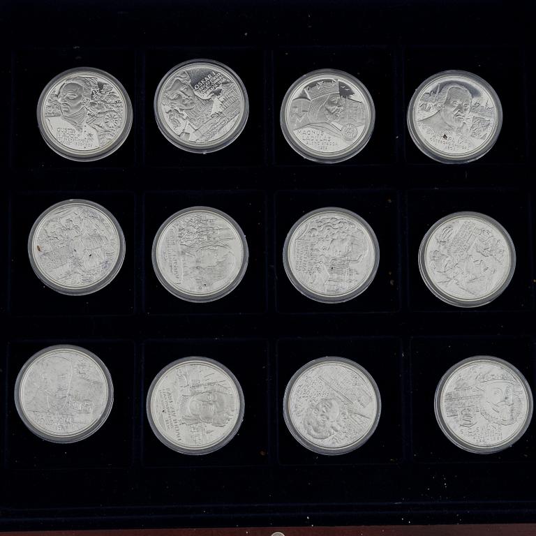 28 silver medals, 'Regents of Sweden'.