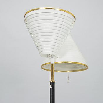 Alvar Aalto, golvlampa, beställningsarbete modell A 810, för Valaisinpaja, 1980-tal.