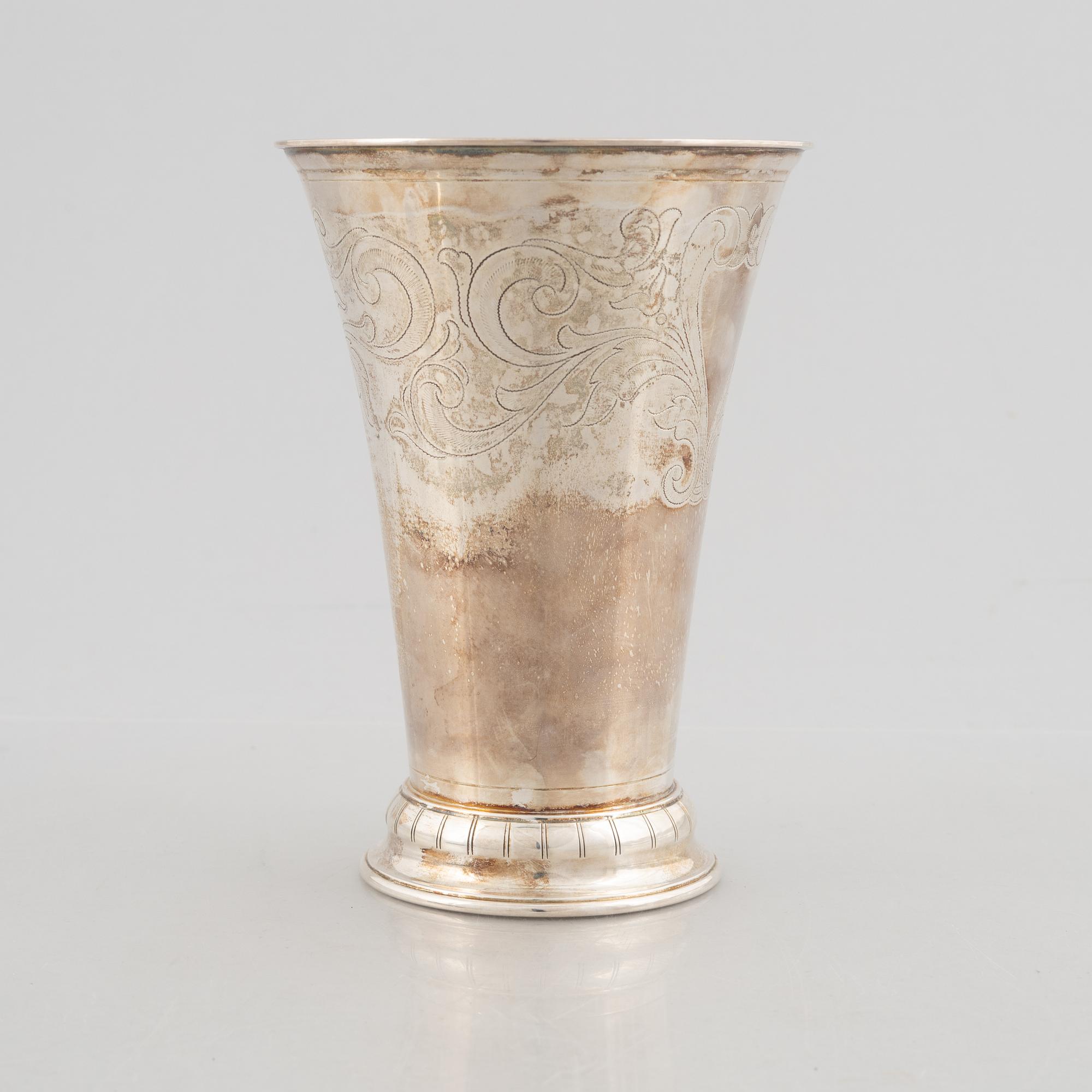 A silver beaker, GAB, Stockholm 1948.