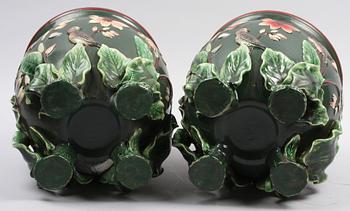 YTTERFODER, ett par, keramik, 2000-tal.