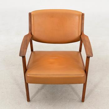 Mid-20th century armchair.
