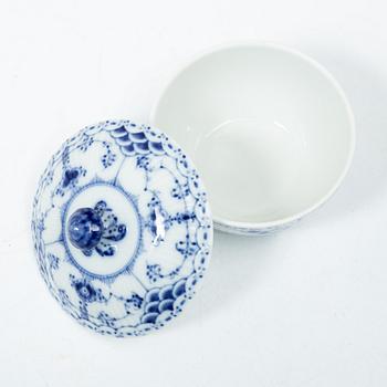 Royal Copenhagen, Service pieces, 16 pcs, Musselmalet, mostly from the second half of the 20th century.
